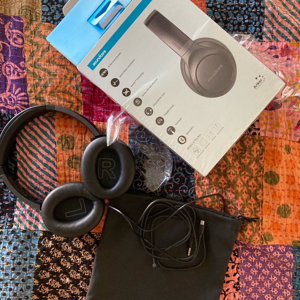 Soundcore by anker life q20 wireless hybrid noise cancellling headphones